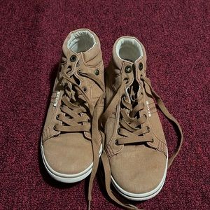 Taos camel sneakers
